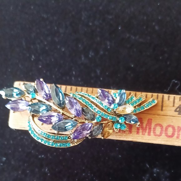 Gorgeous Purple and Aqua Rhinestone Brooch - Picture 4 of 5
